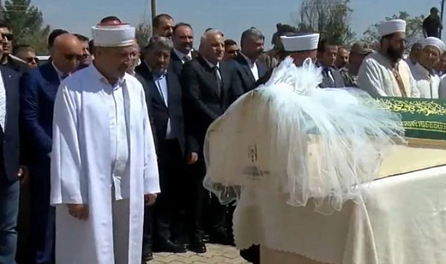 Narin Güran'ı Öldüren Feodal Aşiret Anlayışı Cenazesinde de Bırakmadı: Tabuta Duvak Koydular - Haberler - TamgaTürk